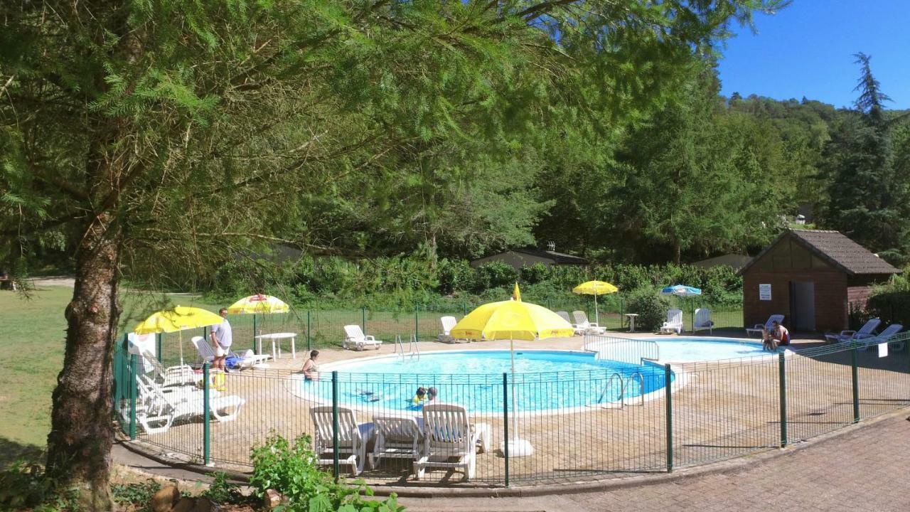 Vvf Cantal Champs-Sur-Tarentaine Exterior foto
